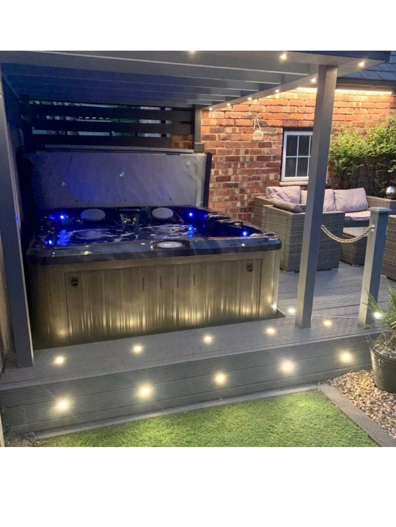 Jacuzzi® J-225 Non IP™ HOT TUB